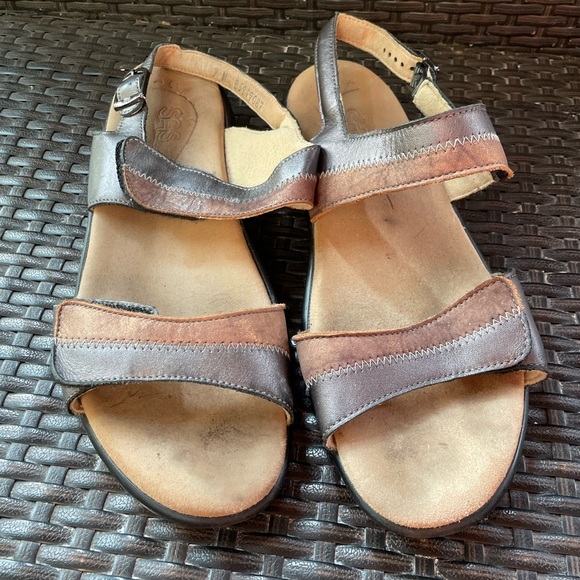 SAS Pampas Warm Brown Strappy Leather Slingback Comfort Sandal Shoes 9 Women’s - Picture 2 of 5